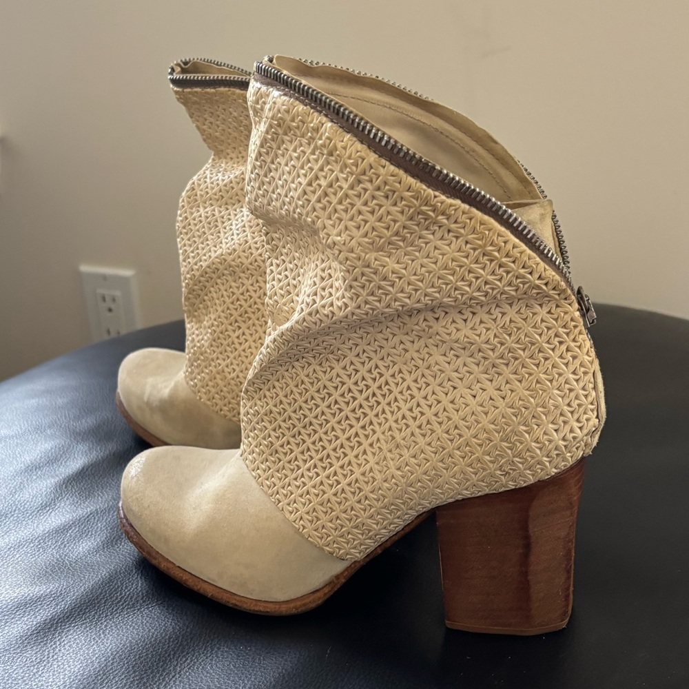 A.S.98 Textured Cream Leather Heeled Boots